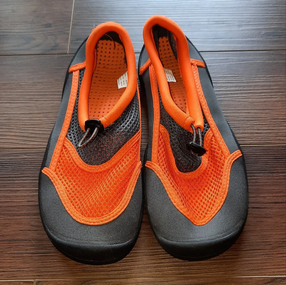 Wonder Nation Big Kid Water Shoes size 4-5